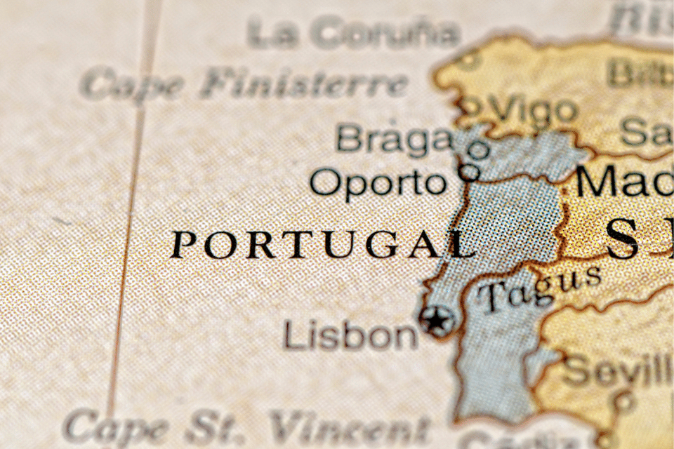 Saiba como legalizar-se em Portugal